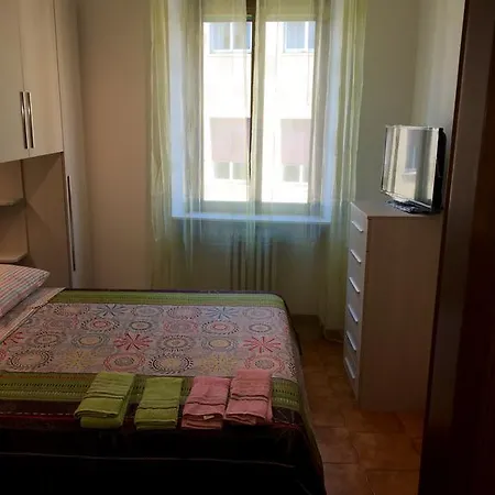 Giovane Appartamento Roma